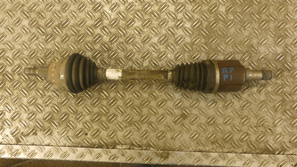 фото №1, Ford focus mk3 приводной вал левая av613b437cc