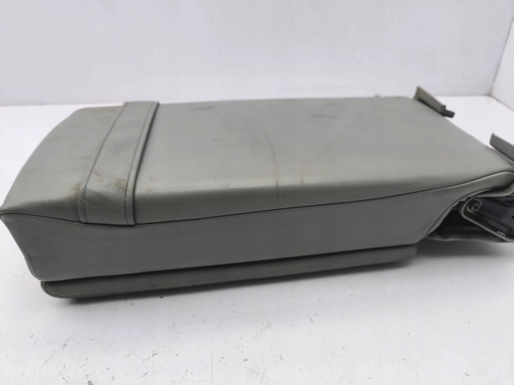 фото №7, Lexus is 220d-250-350 2007 подлокотник задний сиденье