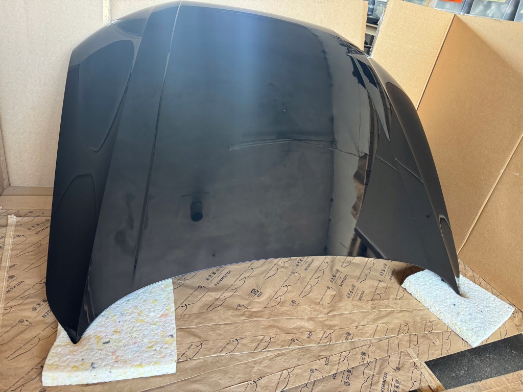 Audi a8 d4 рестайлінг  капот кришка двигуна оригінал  lz9y 2015 r Недорого