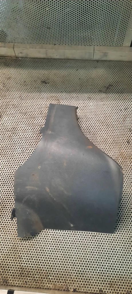 Накладка під  консоль a9016881906 mercedes sprinter Ціна
