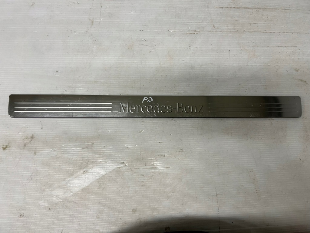 фото №1, Молдинг накладка порог правый перед mercedes a2046800135