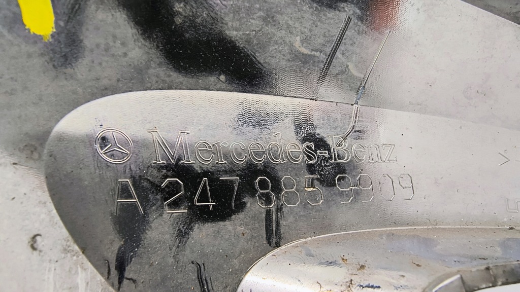 Молдинг хром бампера перед mercedes gla ii w247 в Україні