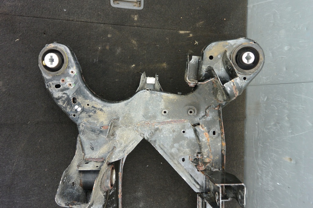 фото №12, Maserati levante підрамник підрамник балка поперечина задня