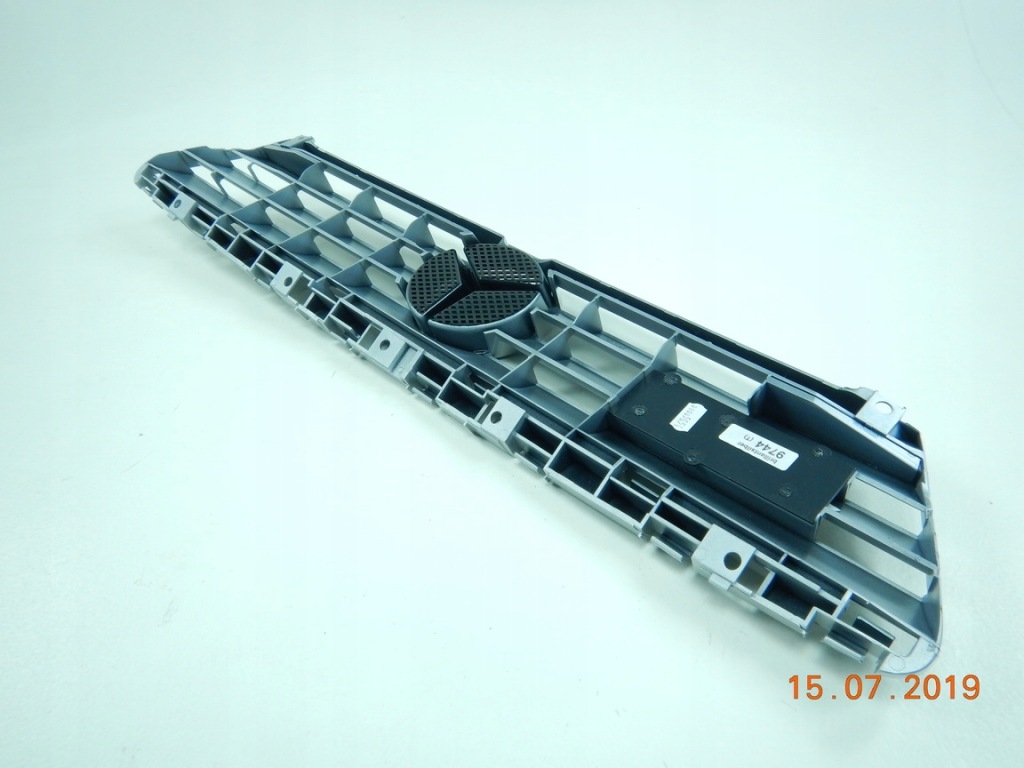 Решётка радиатора решётка радиатора mercedes w168 / a1688880360 Оригинал