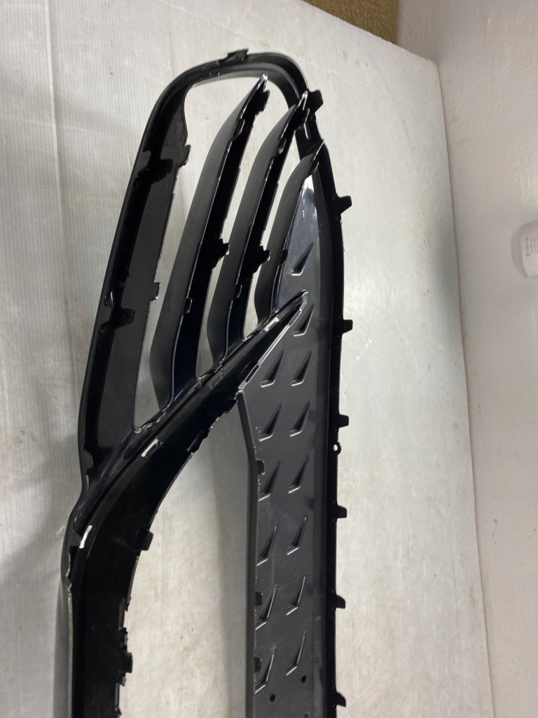 Решётка средняя бампера cupra born 10e805903c с Разборки