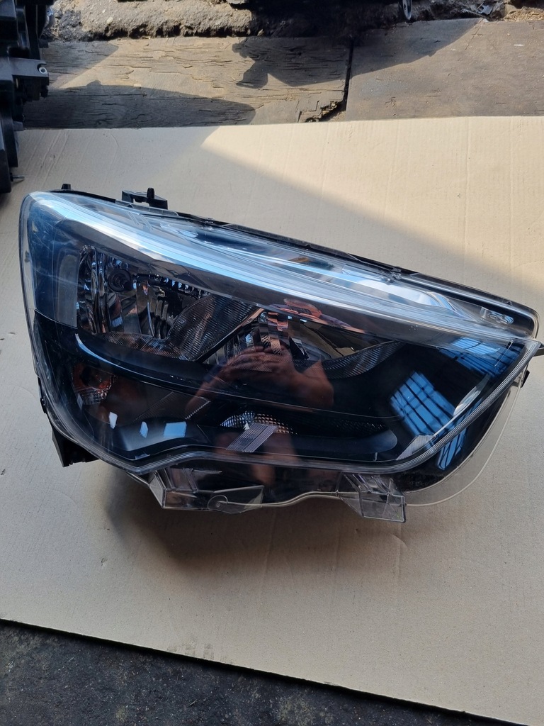 фото №1, Лампа передняя правая gm 9816825480 opel combo 18-