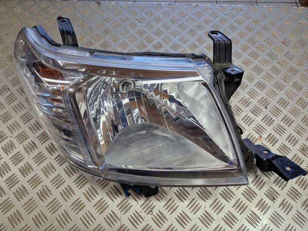 фото №1, Лампа права передня toyota hilux vii lift 11r-