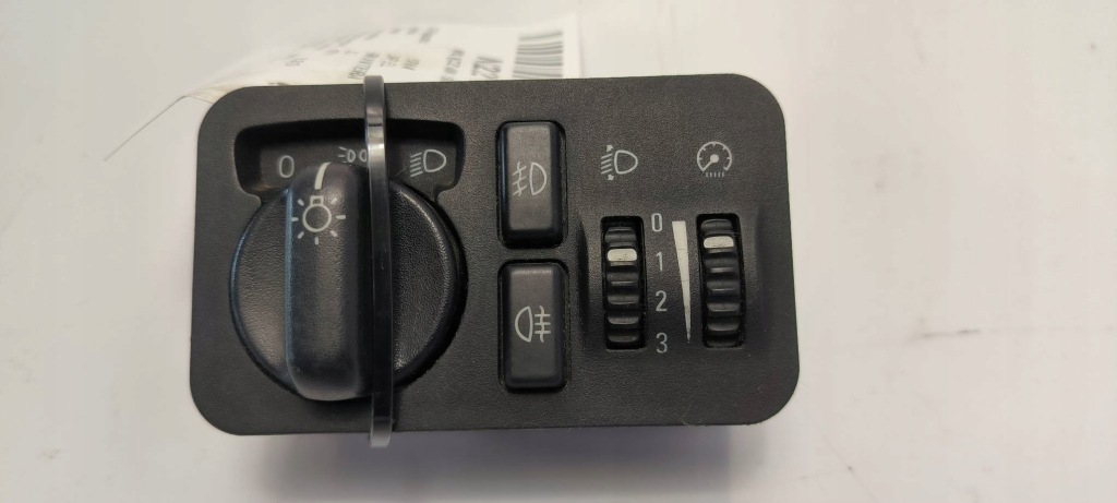 фото №1, Выключатель света 8971779590 opel frontera