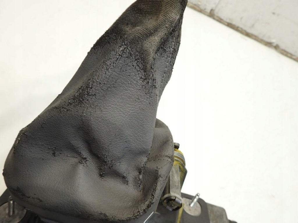 фото №8, Выборщик тросы ручка переключения передач чехол volkswagen touran i 1k0711091a