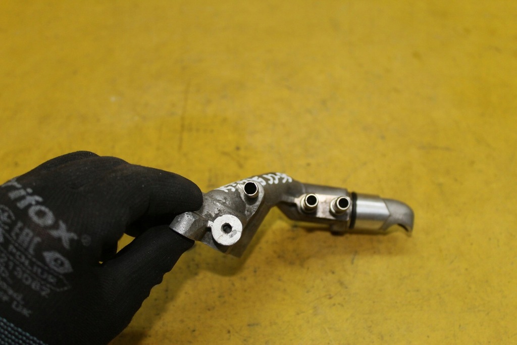 фото №5, Патрубок головки audi s6 c6 07l133424