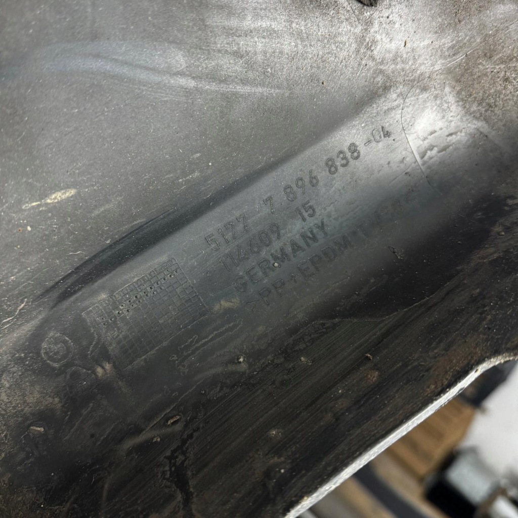 Молдинг поріг права поріг правий bmw e60 e61 m набір оригінальний номер 51777896838 в Україні