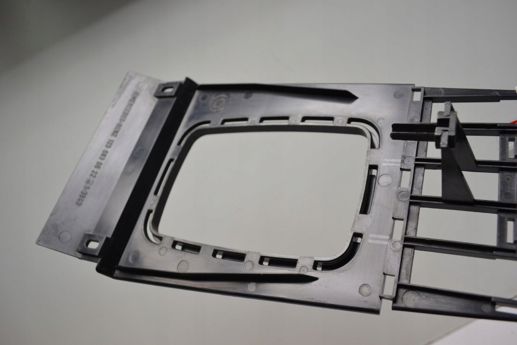 фото №6, Mercedes w123 туннель средний накладка рычаг переключения передач