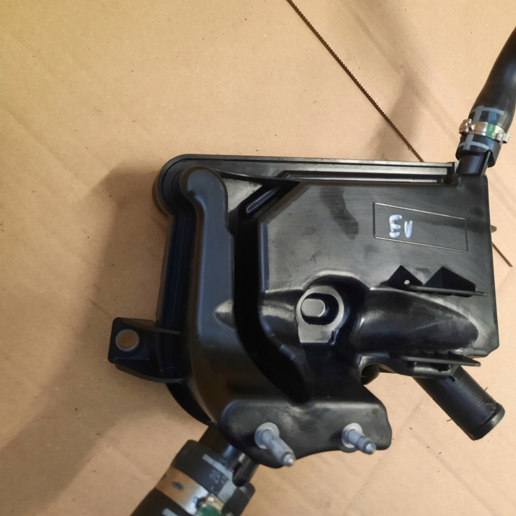 Вентиляция картера масла jaguar range rover evoque 2.2 hdi 9675994880 Киев