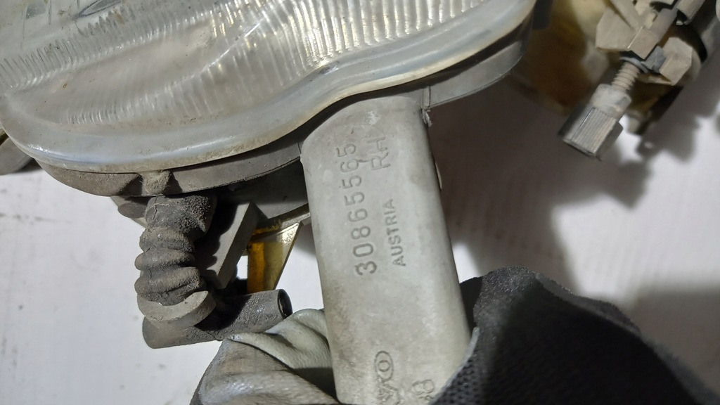 фото №4, Протитуманна фара правий volvo s40 v40 lift 00-04 30865565