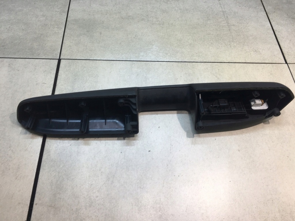 фото №6, Панель окон кронштейн дверь левый перед a4 b7 8e1867171