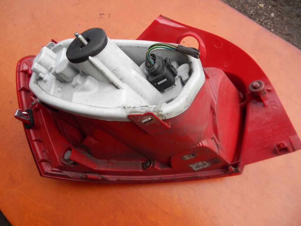 фото №6, Лампа правая задняя seat ibiza iv 6j хэтчбек 08-