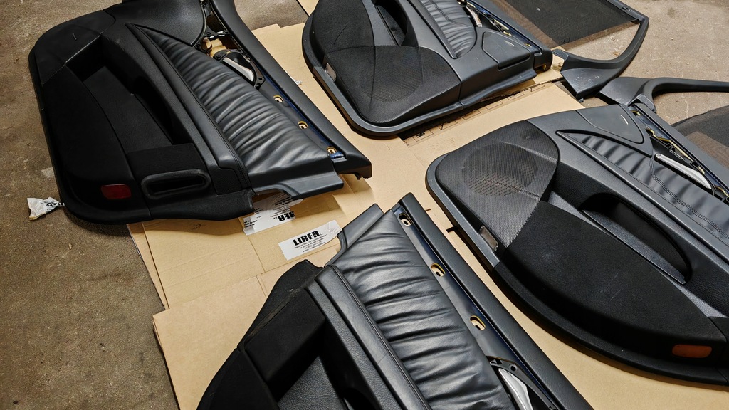 фото №14, Обшивка дверь перед задняя шторка рамки кожа harman kardon mercedes w211 lift