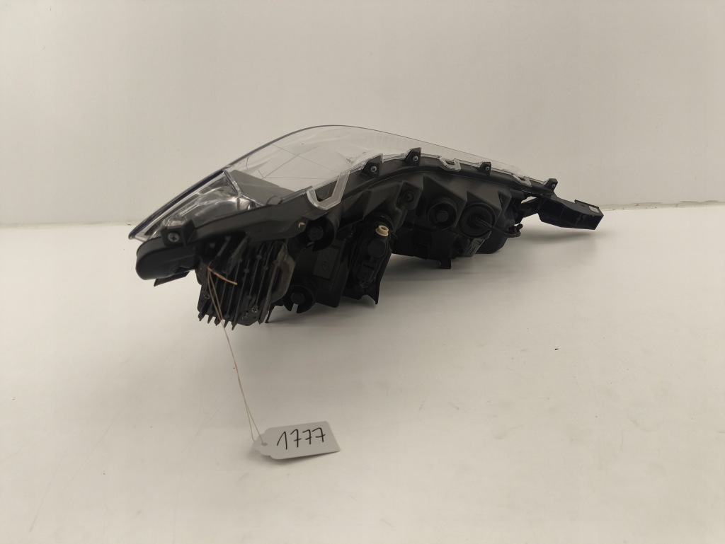 Фара левый перед full led toyota corolla cross в Украине