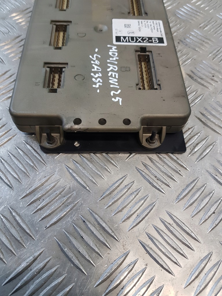 Бортовой компьютер блок управления mux2-b 1364.21020101 version: 3.1 Недорого