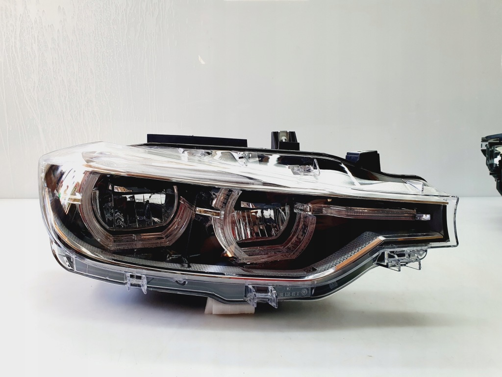 Купить Лампа bmw f30 f31 рестайлинг  lci led правая 9883502