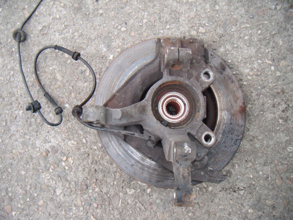 фото №2, Lancia musa 04-12 1.4 поворотный кулак ступица правый перед