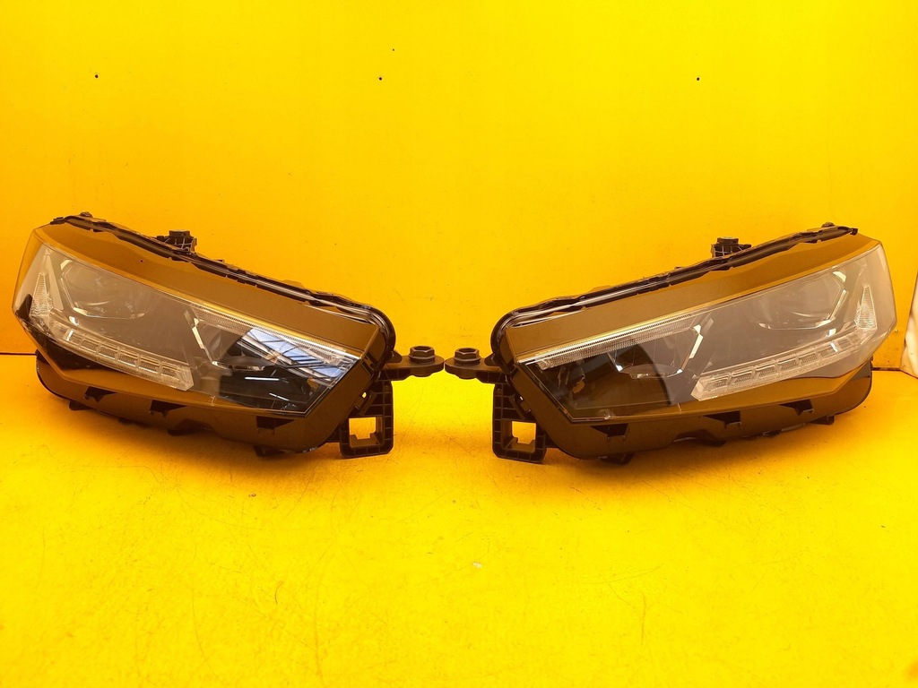 фото №1, Skoda scala лампа перед правая левая комплект full led nowe