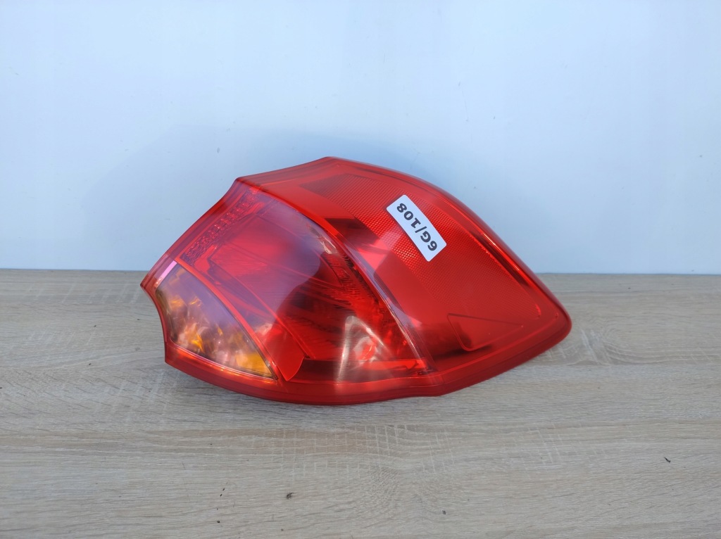 фото №1, Kia ceed 2012-2016 rok hb права лампа задня w крила 92402-a20 6g/108
