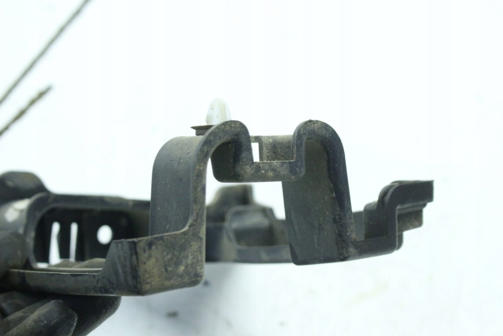 фото №9, Направляющая бампера левый задняя 9810216480 citroen jumpy iii expert iii