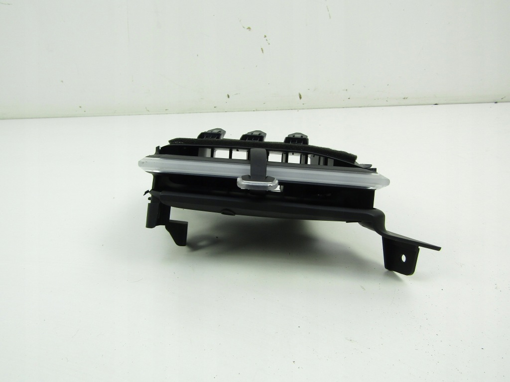 фото №1, Volvo ex30 ex-30 решітка обдув консолі панелі середня права