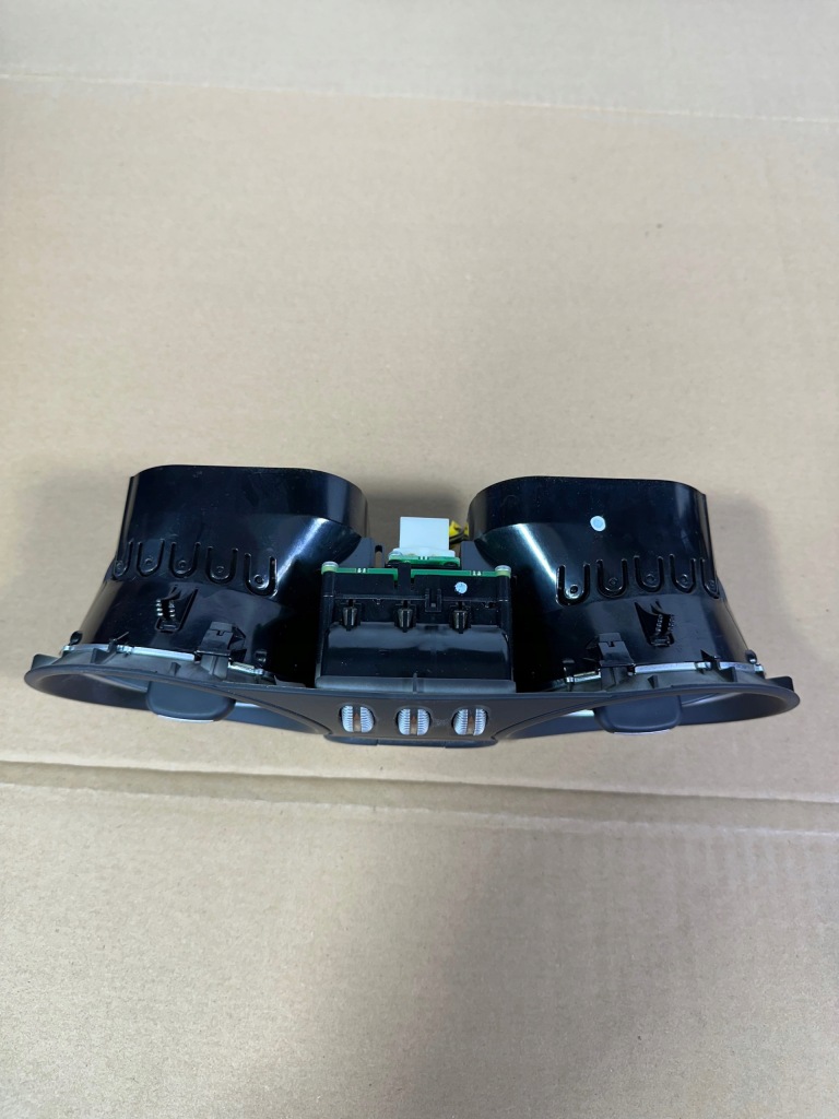 Решётка обдув средняя mercedes sl r230, w230 с Разборки