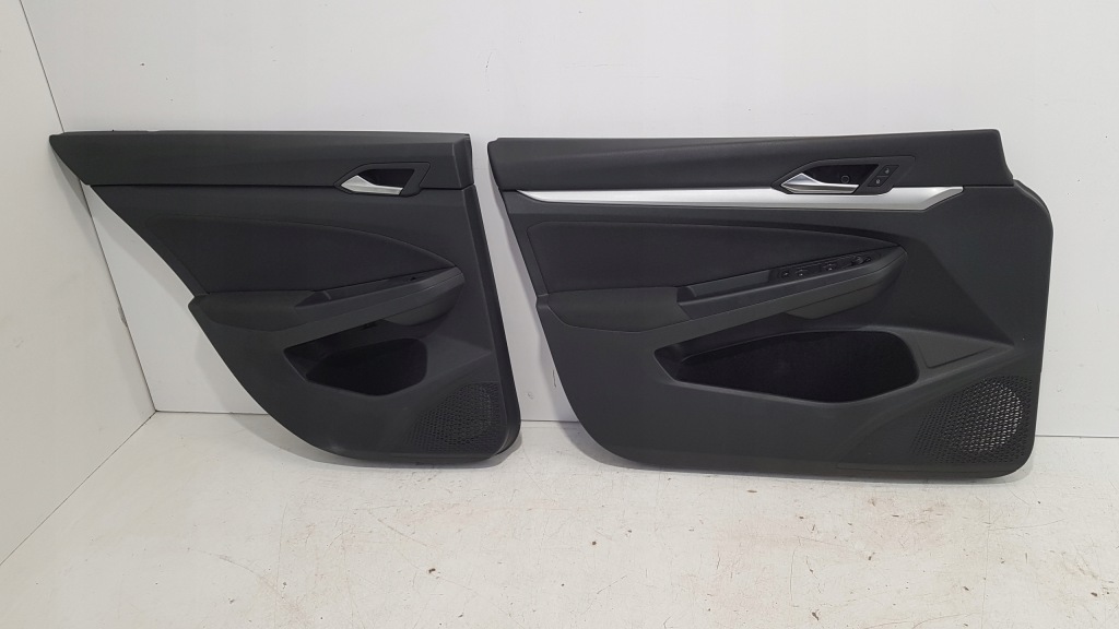 фото №1, Vw golf viii 8 обшивка дверь левый задняя h.b идеальное состояние