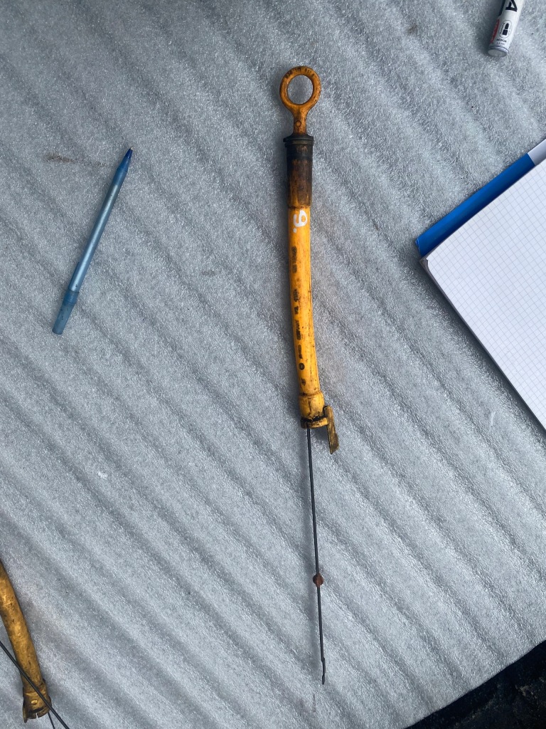 фото №1, 9 vw skoda seat щуп щуп оливи 038103633