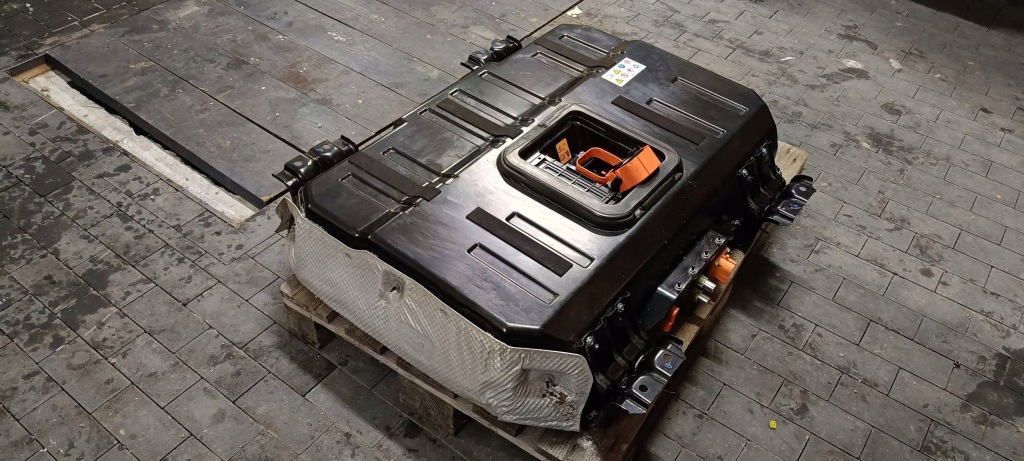 Аккумулятор элемент аккумулятор chrysler pacifica plug-in hybrid 2021- Недорого