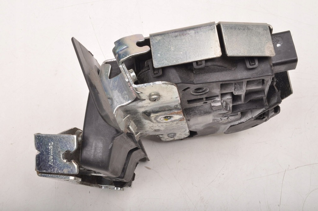 фото №7, Volvo v70 iii xc70 ii замок багажника крышки 31276954 kombi