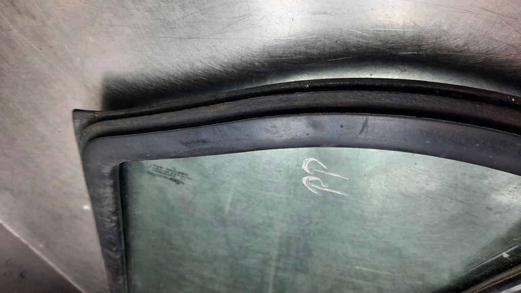 фото №13, Стекло дверь правый перед треугольник fiat ducato ii 01r