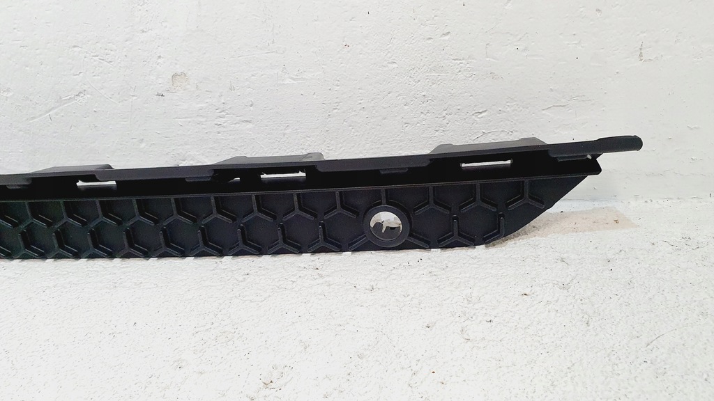 фото №10, Решётка молдинг бампера задняя megane iv gt kombi