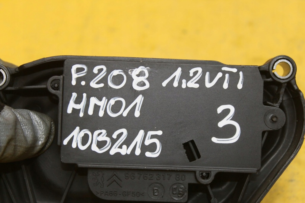 Заглушка распределительного вала peugeot 208 1.2 vti 9676231780 Киев