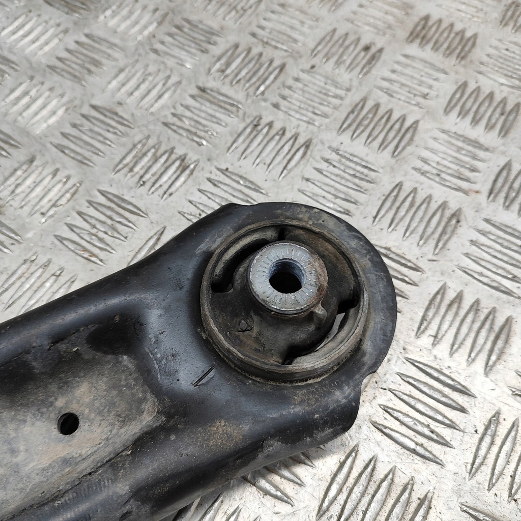 фото №6, Volkswagen arteon 2017 правая сторона нижний рычаг передний