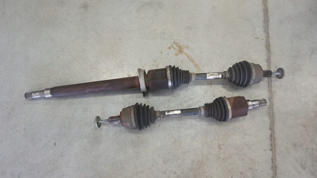 фото №1, Привідний вал ліва lub права volvo v40 v40cc po 16r