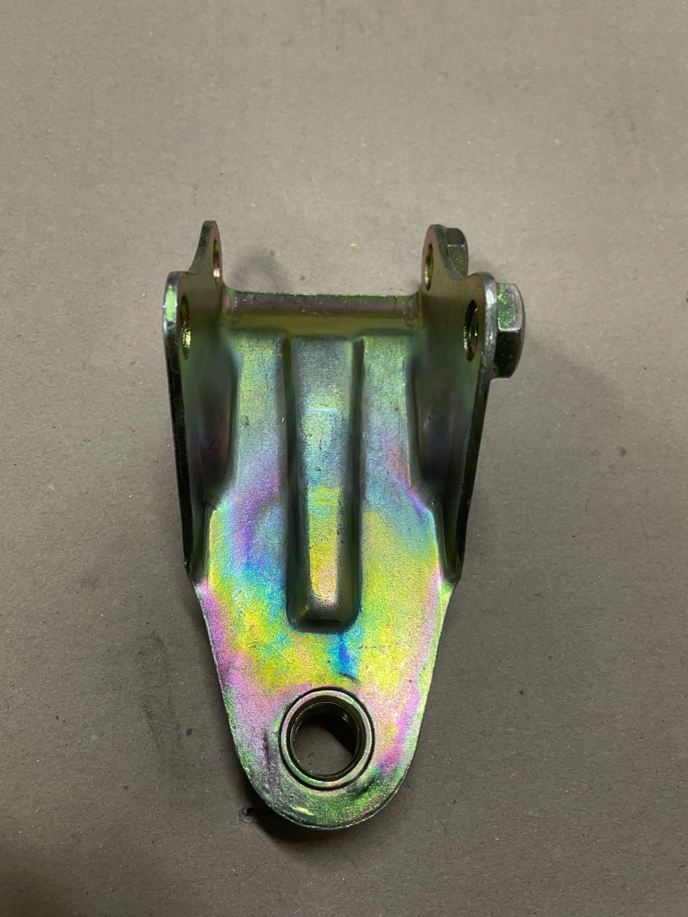 фото №3, Alfa romeo 166 кронштейн поворотный кулак рычаг нижний le