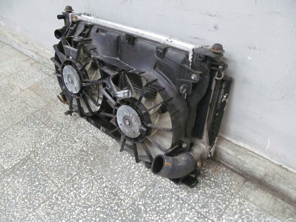 Lexus is220 радіатор вентилятор комплект  05-10 Недорого