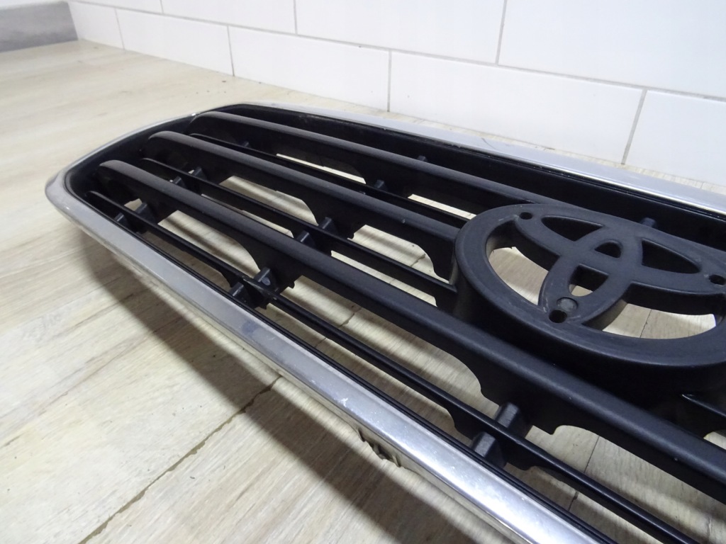 Toyota land cruiser 100 j100 решітка радіатора решітка радіатора бампера перед 53111-60350 в Україні