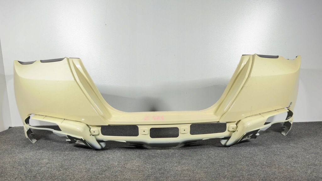 Купить Ferrari roma spider f169 бампер задний  задний полный хороший