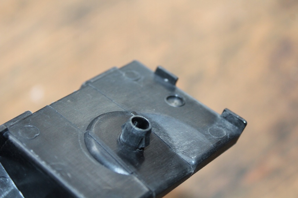 фото №11, Направляющая бампера правый задняя avensis verso комплект