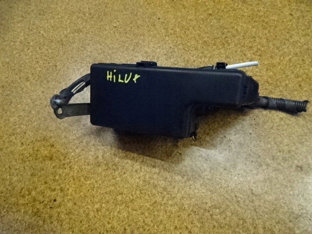 фото №1, Toyota hilux 07r # коробка корпус предохранителей