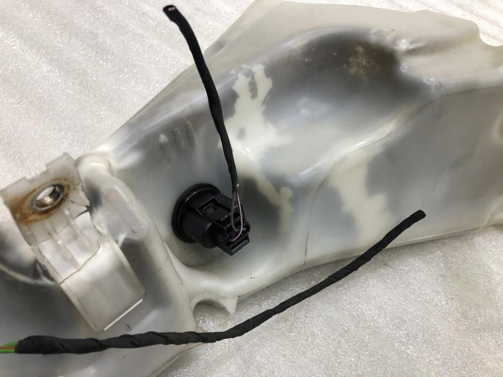 фото №7, Бачок омывателя audi tt 8j 8k0955453