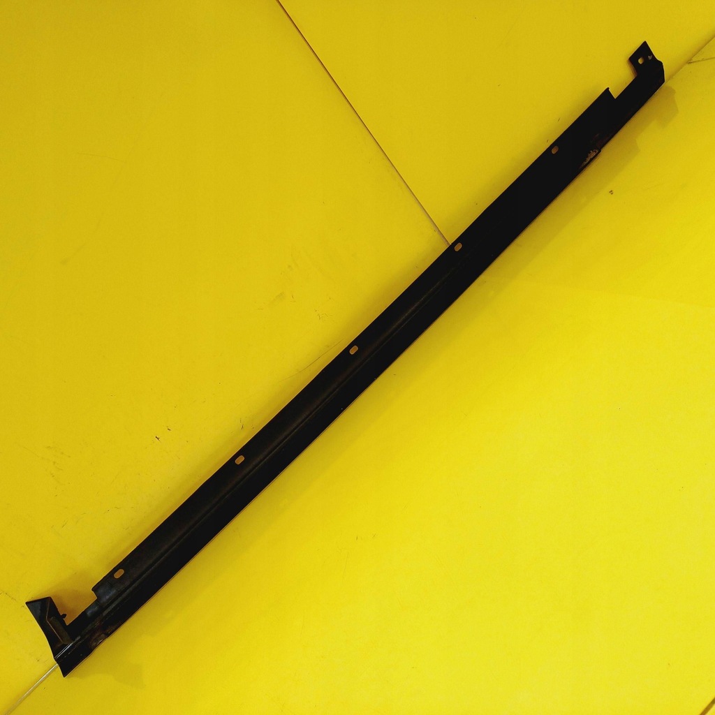 фото №7, Молдинг уплотнитель правый перед audi a4 s4 b5 8d 8d0837478 nr88