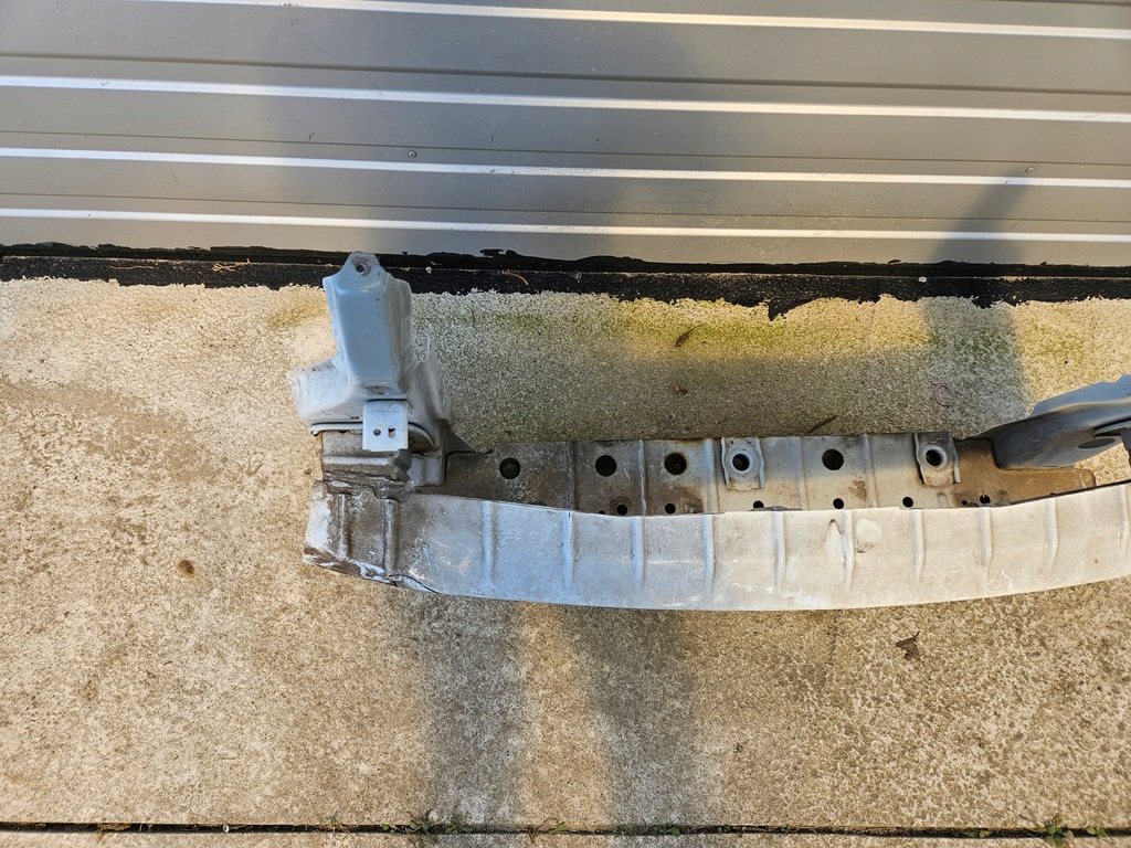 фото №3, Pas передний усилитель mitsubishi space star 2013