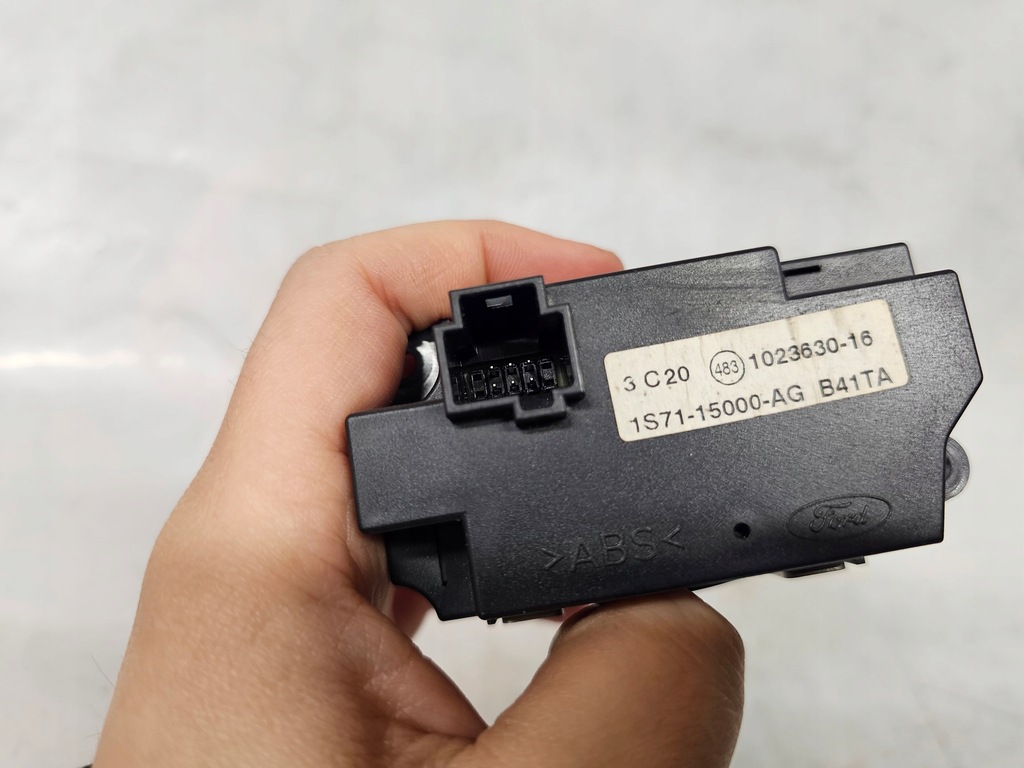 фото №8, Ford mondeo mk3 годинник 1s7115000ag