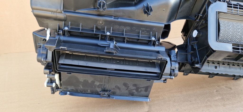 Обігрівач vw audi skoda 5qh816005d оригінал комплект  як нова Київ